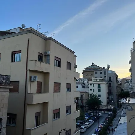 アパート La Dimora Di Cavour Exclusive View パレルモ